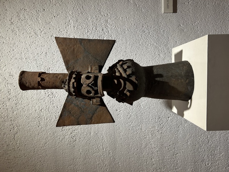 Cerámica arqueológica zapoteca en museo de Oaxaca