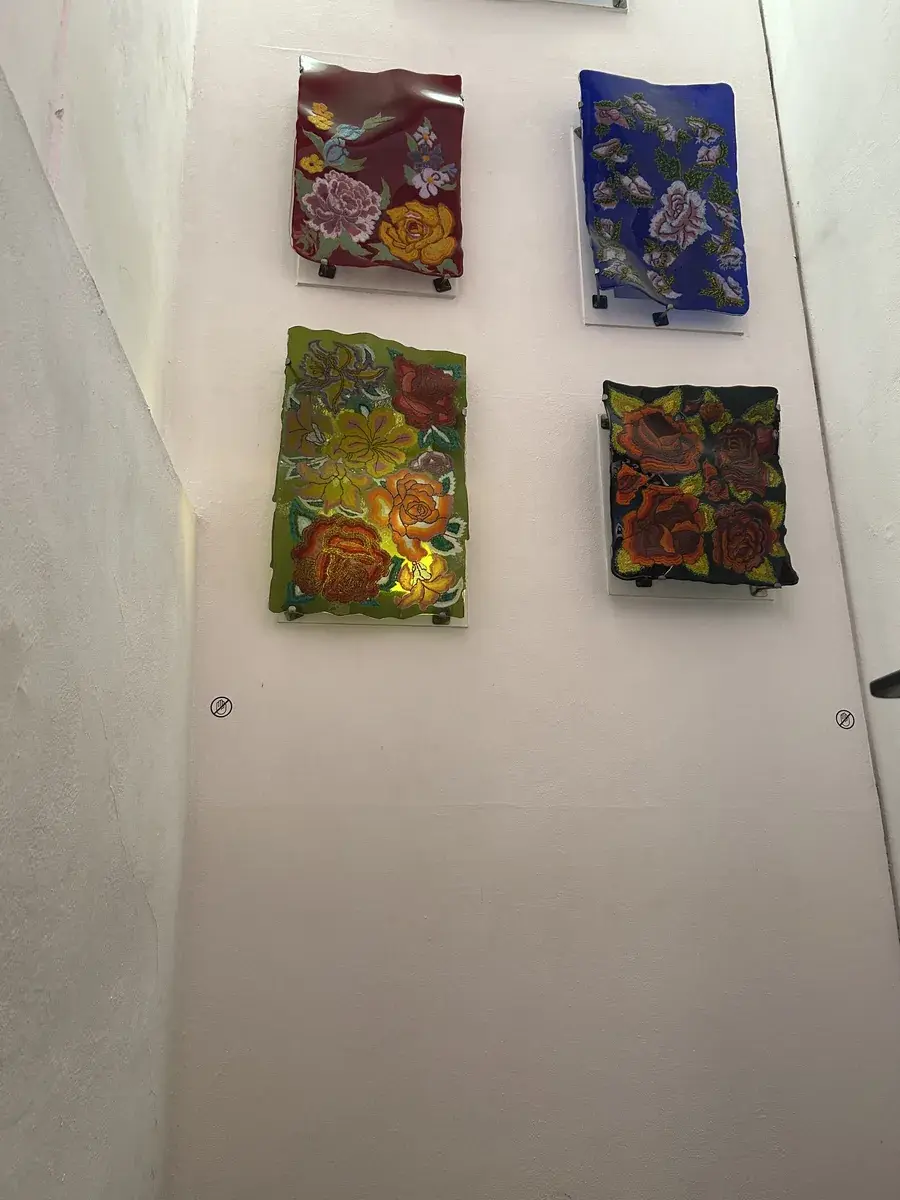 Profesor de español en patio cultural oaxaqueño