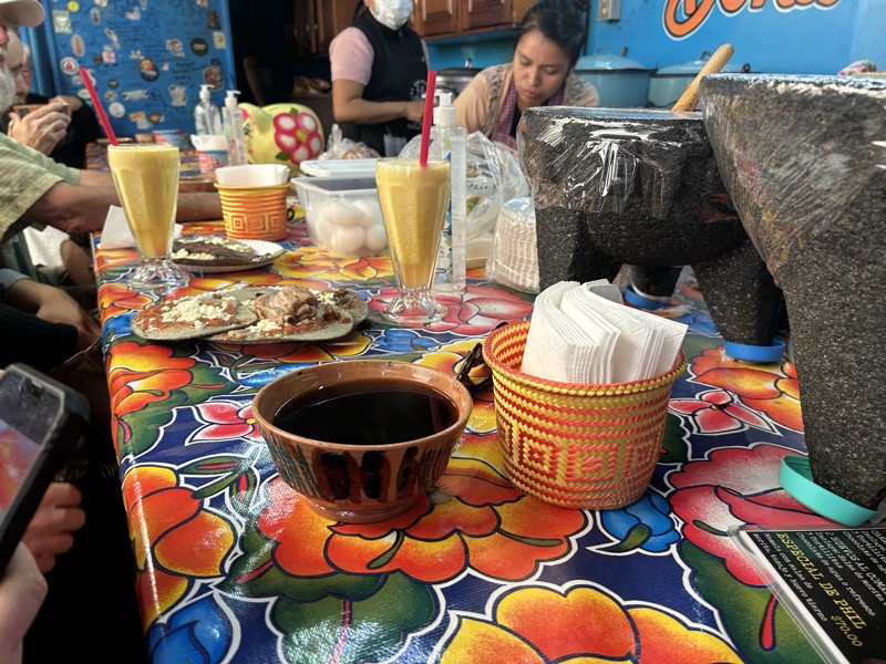 Estudiantes aprendiendo español y explorando la cultura en Oaxaca, México